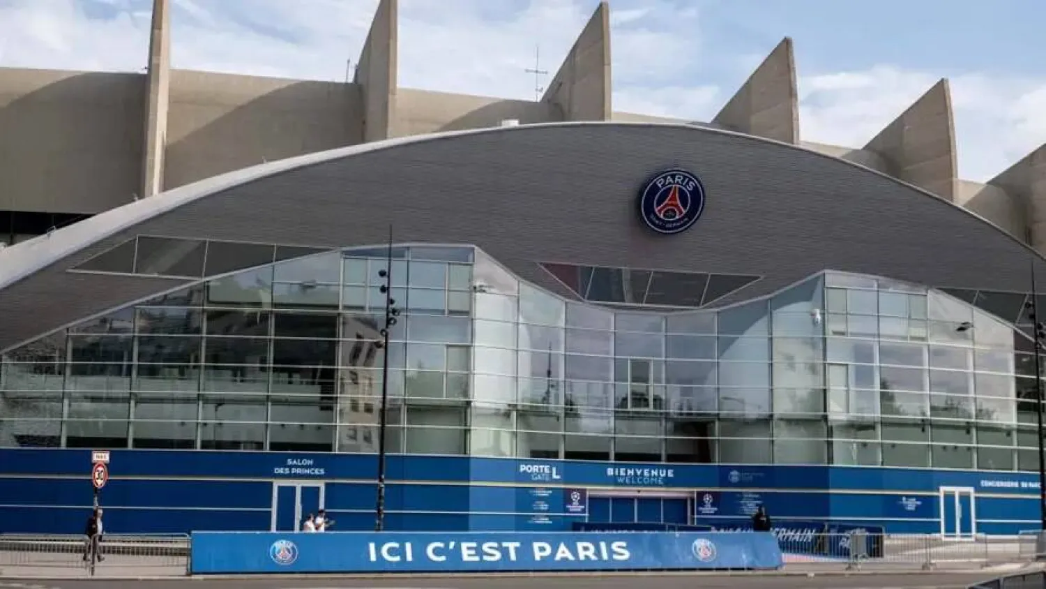 مواني وديمبلي وحكيمي وكورزوا متهمون بتوجيه إهانات لفريق مارسيليا (إكس)