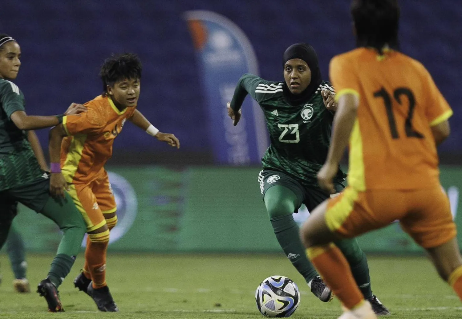 رغد مخيزن لاعبة «المنتخب السعودي للسيدات» (الشرق الأوسط)