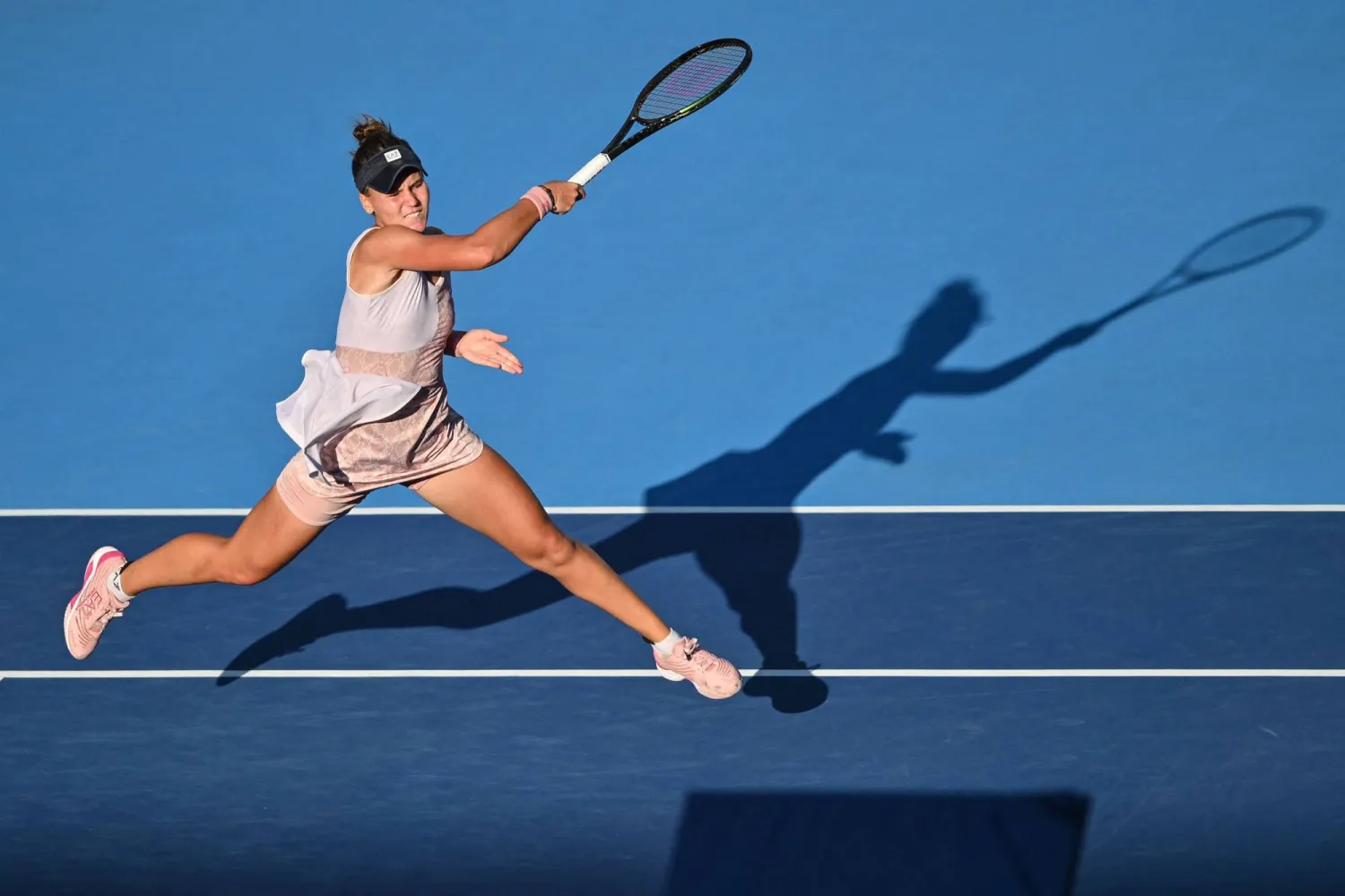 النجمة الروسية واصلت تألقها ببلوغ النهائي (أ.ف.ب)