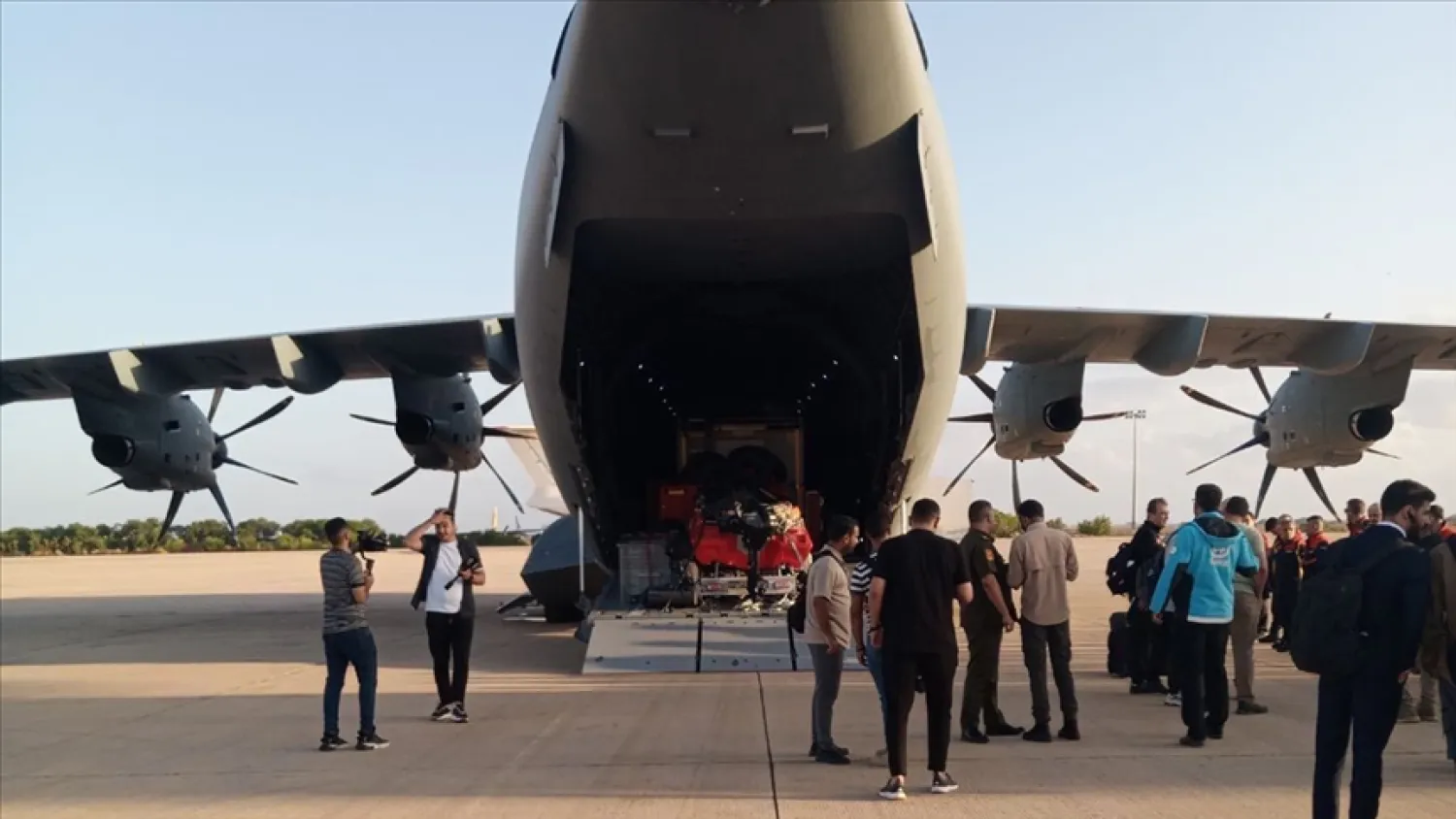 Sel felaketinin ardından yardım yüklü 3 uçak ile uzman arama kurtarma ekibi Türkiye'den Libya'ya doğru yola çıkmıştı (AA)
