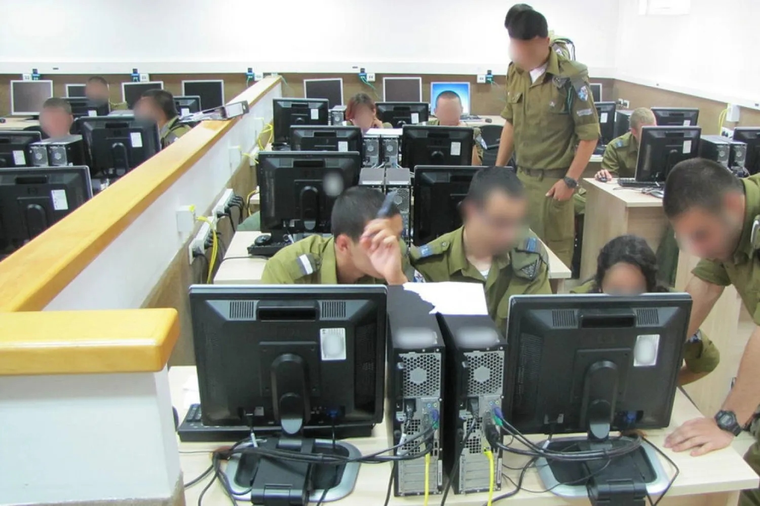 IDF Siber Savunma Birimi kursundaki öğrenciler, Haziran 2013 (IDF)