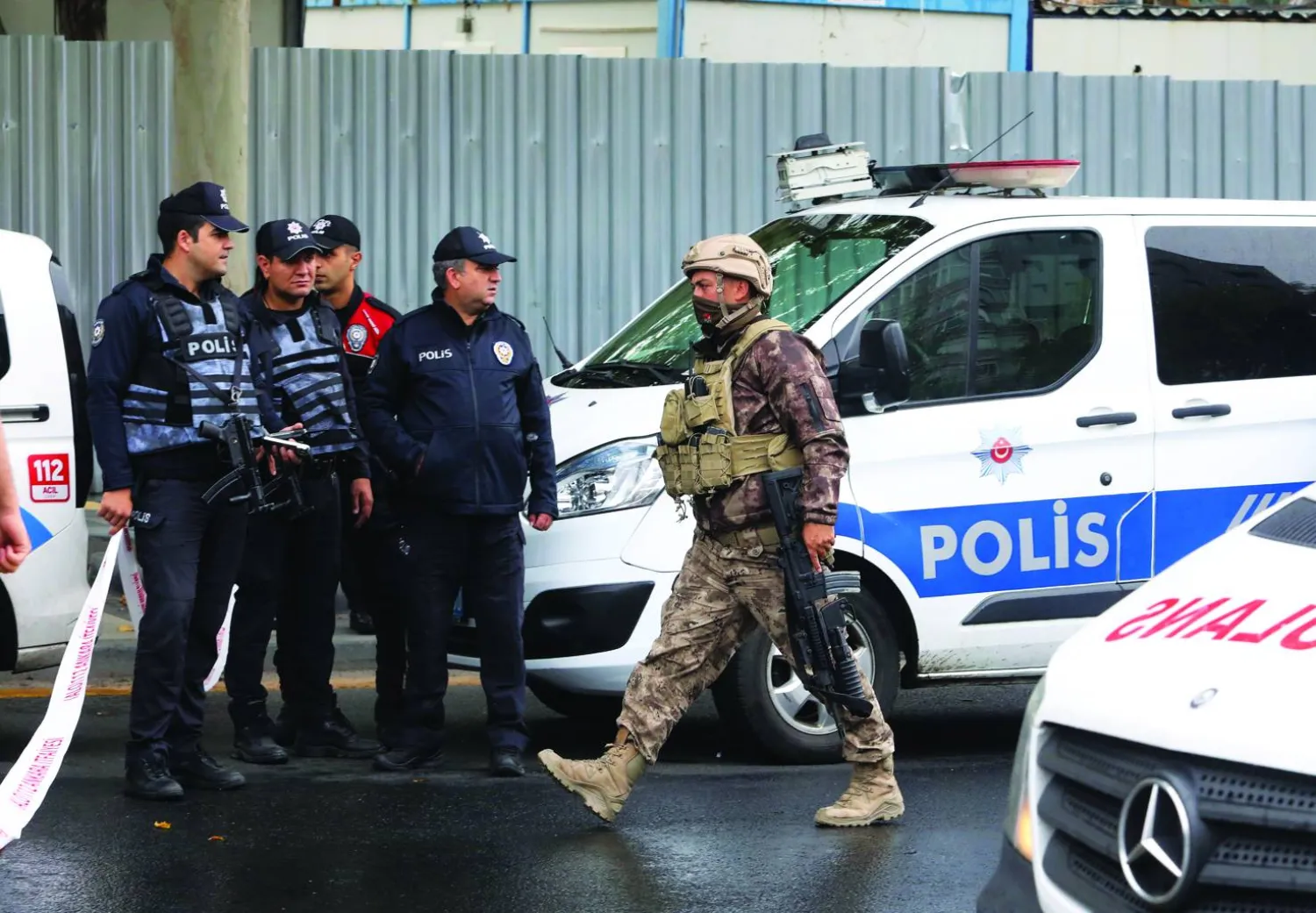 Turkish security forces work at the site of a suicide attack near the Interior Ministry in Ankara, Türkiye, 01 October 2023. EPA/NECATI SAVAS