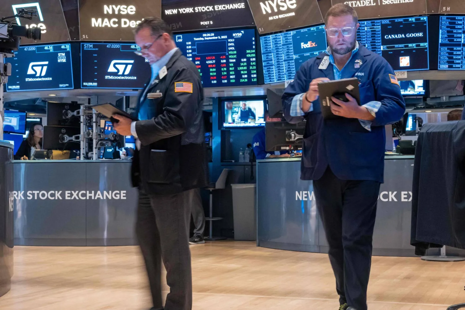 متداولون على أرضية بورصة نيويورك في مدينة نيويورك (وكالة فرنس برس)