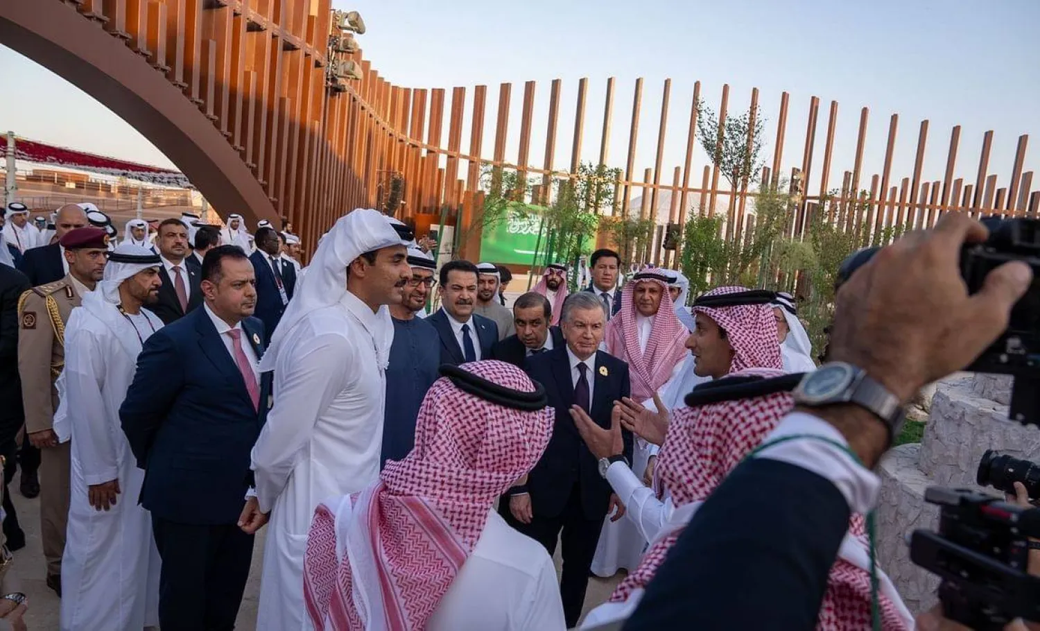 الجناح السعودي يتضمن مناطق رئيسية أطلق عليها «طبيعتنا» و«مبادراتنا» و«ازدهارنا» (واس)