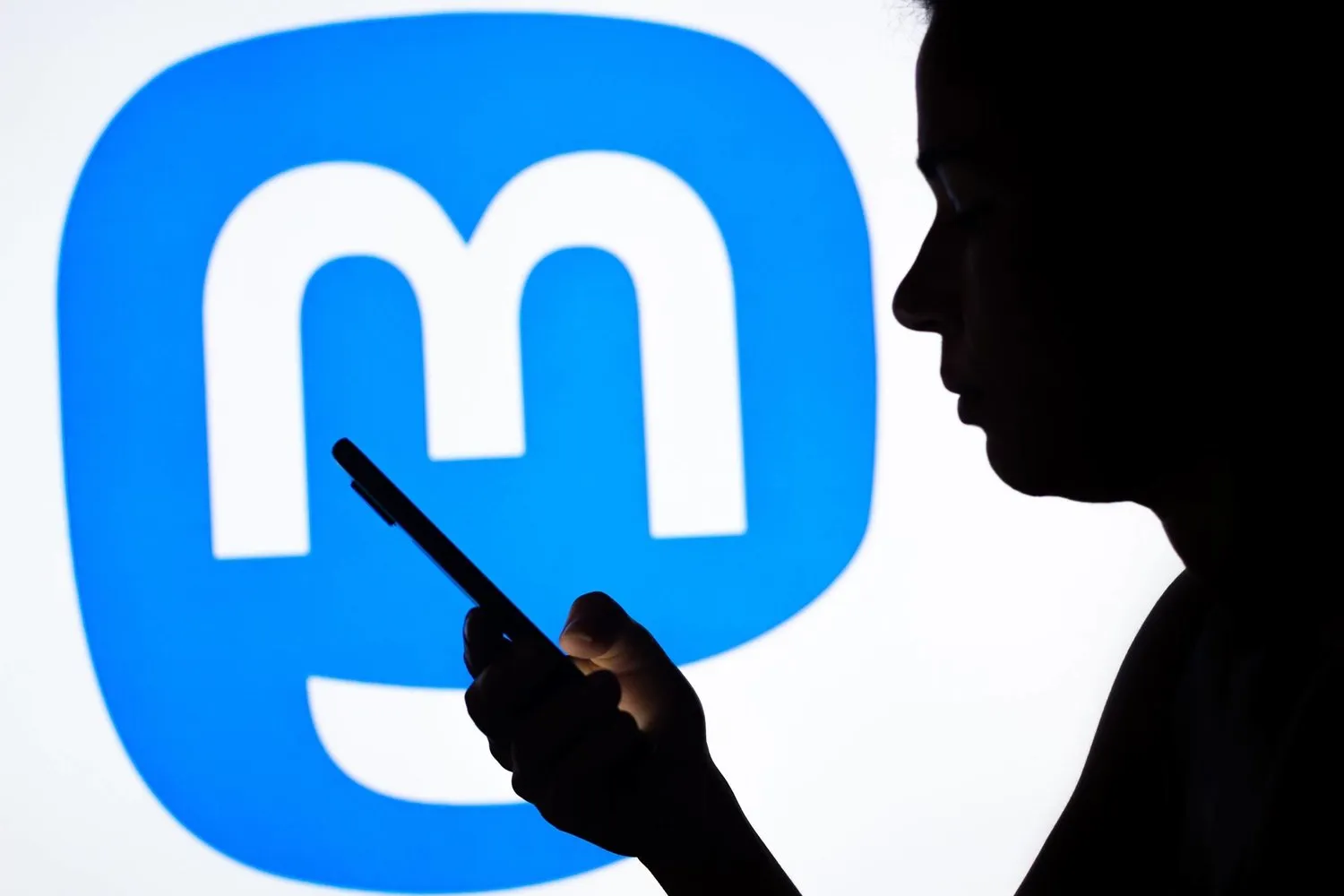 Mastodon, merkezi olmayan, açık kaynaklı bir uygulama ve sayısız bağımsız sunucu üzerinde çalışıyor. (Shutterstock)