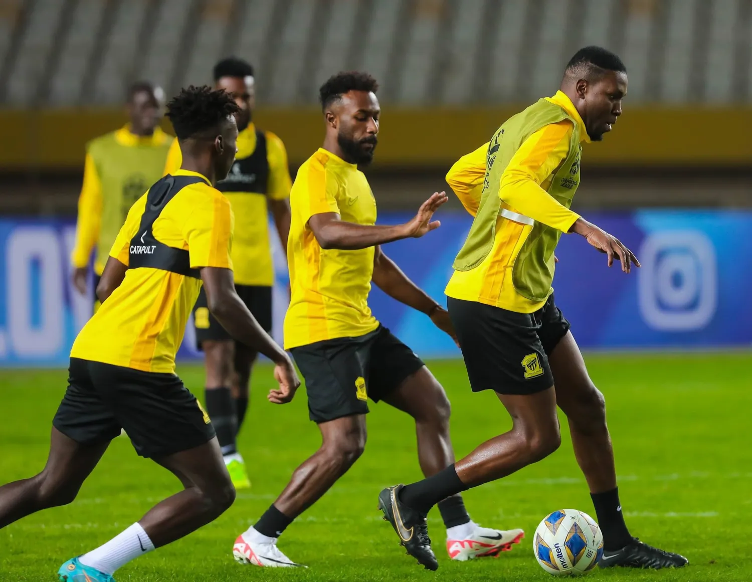 لاعبو الاتحاد عادوا إلى جدة دون خوض مواجهتهم الآسيوية أمام سباهان (الشرق الأوسط)