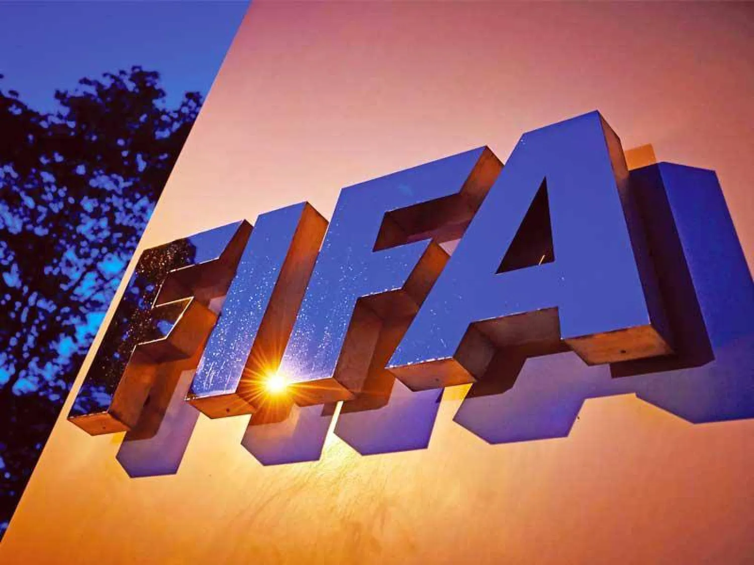 الاتحاد الدولي لكرة القدم (الفيفا) (إكس)