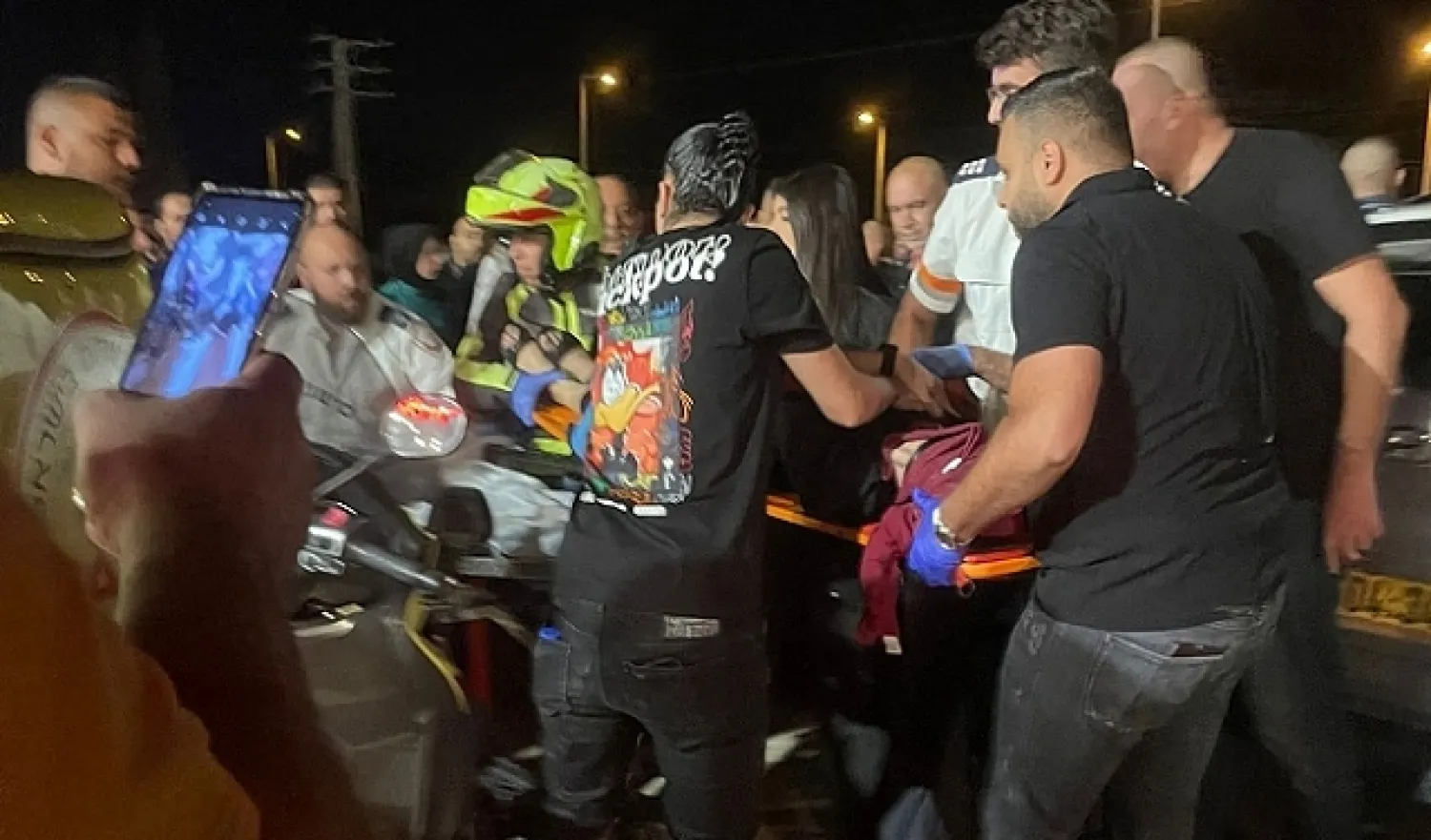 صورة من ميدان الجريمة في عرعرة (صورة من خدمة الإسعاف)