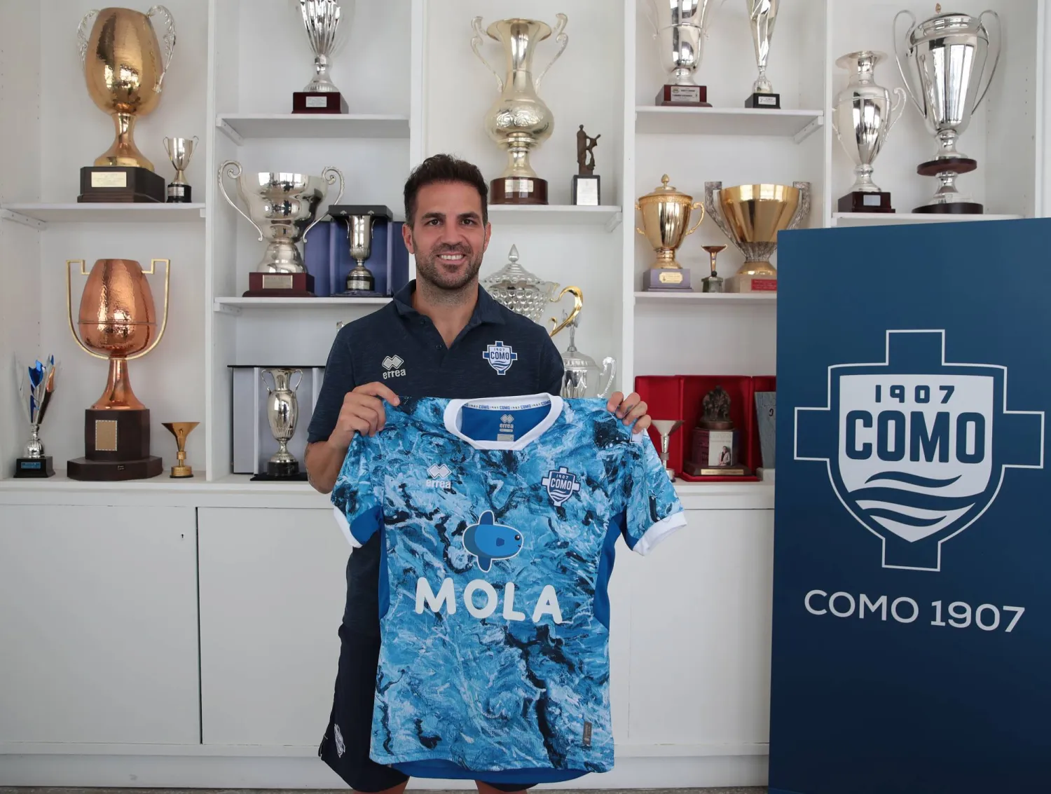 فابريغاس يخوض أول تجاربه التدريبية من بوابة نادي كومو بالدرجة الثانية الايطالية (غيتي)