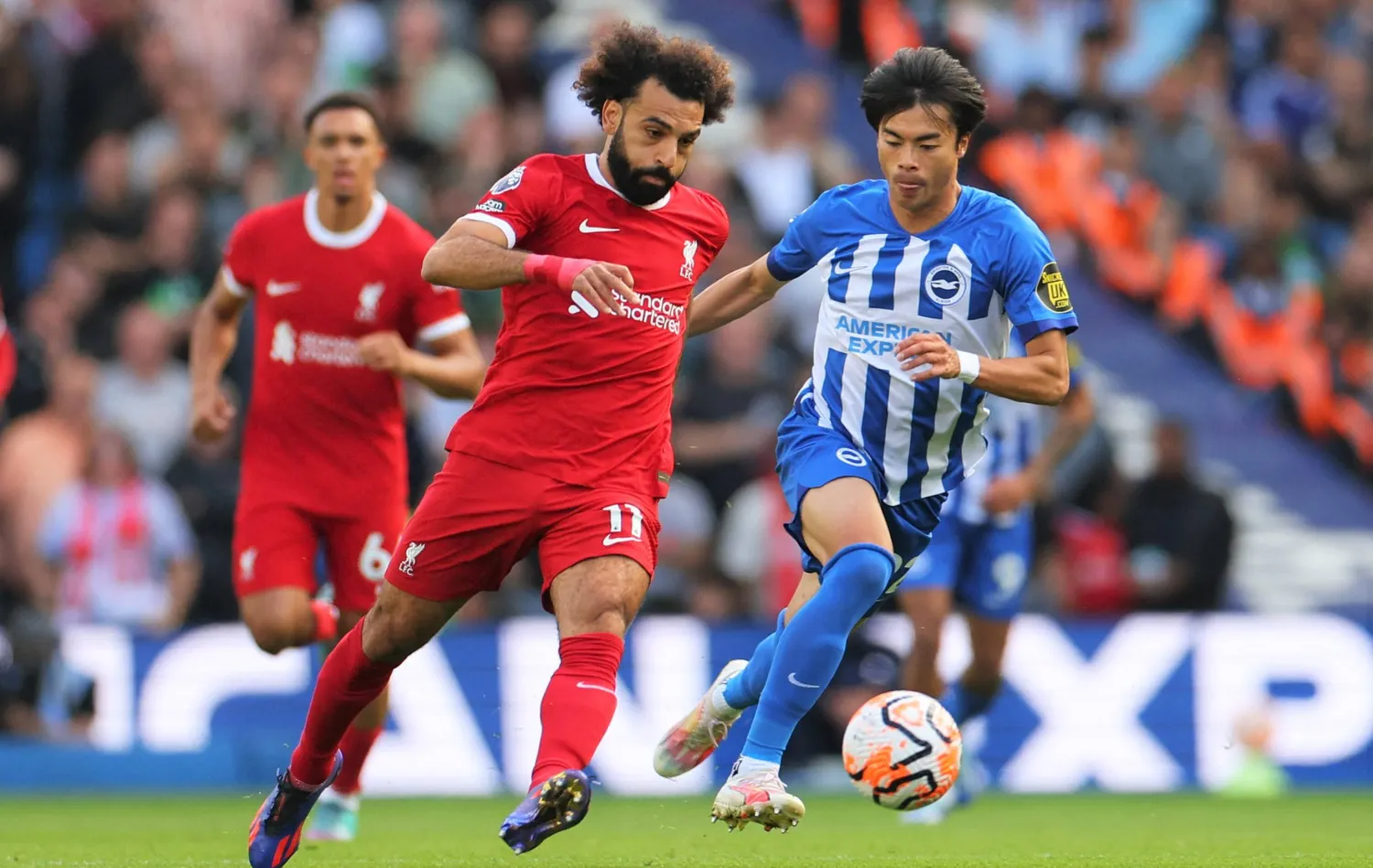 جانب من مواجهة فريقي ليفربول وبرايتون ضمن منافسات الجولة الثامنة في الدوري الإنجليزي (رويترز)