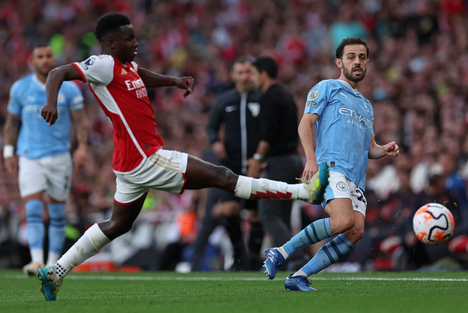 برناردو سيلفا خلال مباراة مان سيتي وآرسنال (أ.ف.ب)