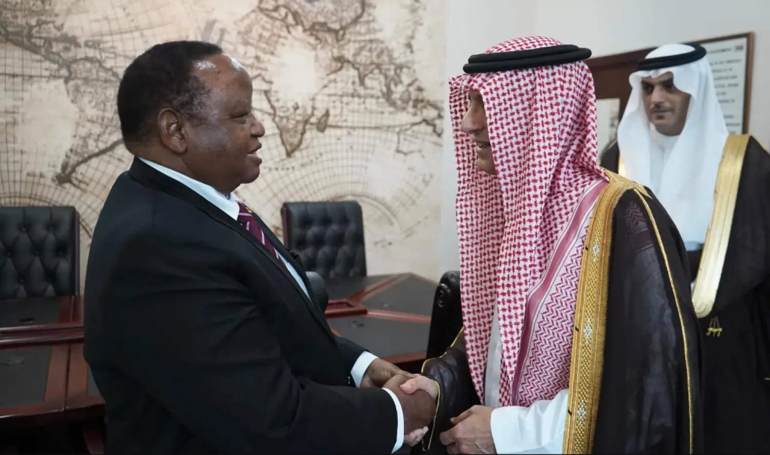 Al-Jubeir expressed Saudi Arabia's gratitude and appreciation to Zimbabwe for its support - SPA