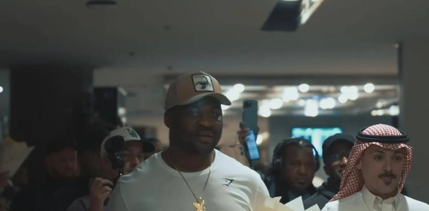 من وصول الملاكم الفرنسي إنغانو إلى الرياض (الشرق الأوسط)