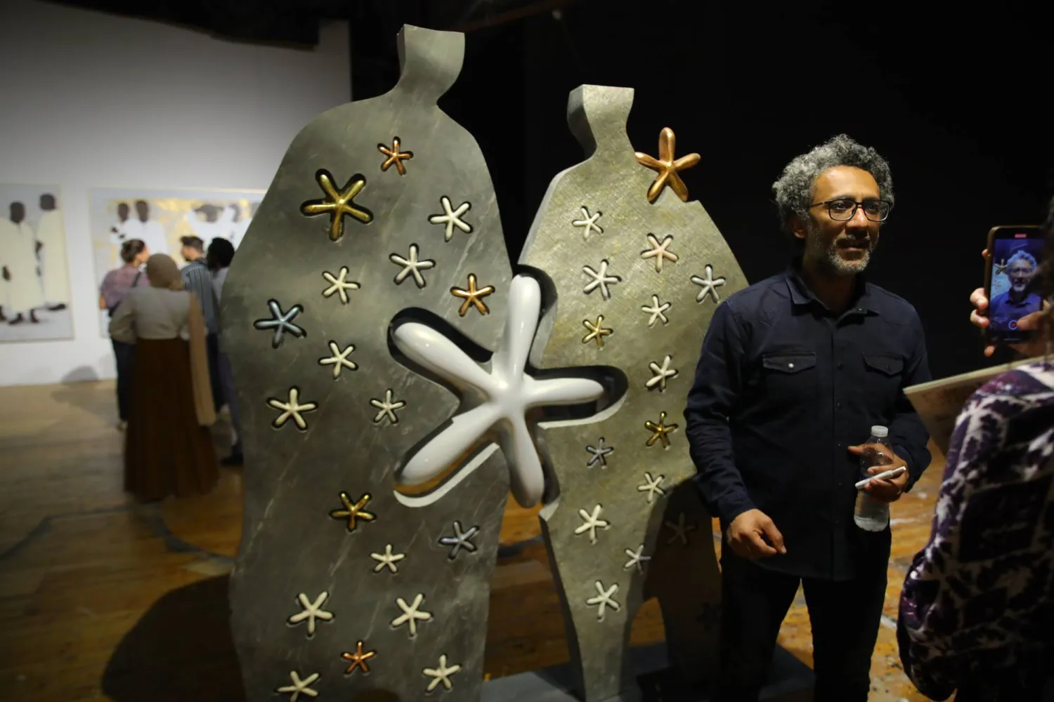 تكوينات تشكيلية مفعمة بالدهشة (إدارة المهرجان)