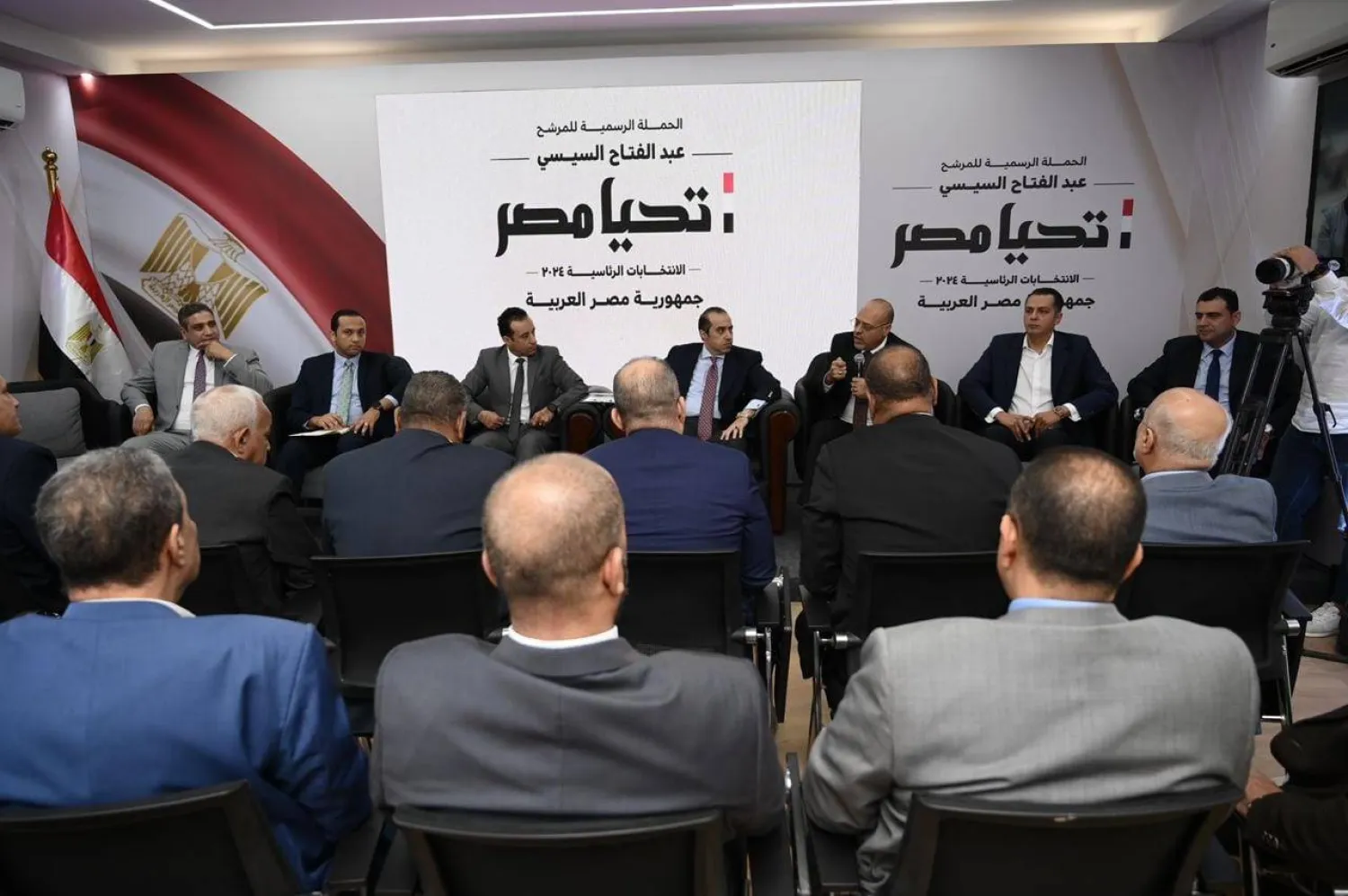 حملة السيسي خلال استقبال وفد من اتحاد نقابات عمال مصر (الحملة الرسمية للسيسي)