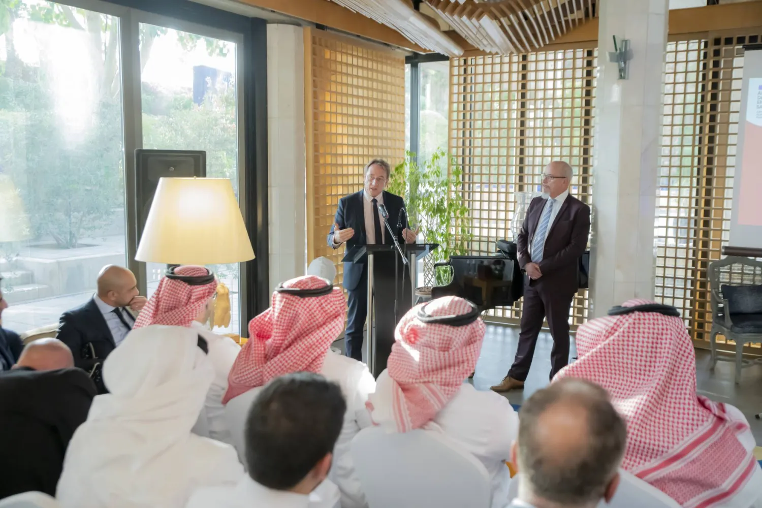 ورشة عمل نظمتها «بيزنس فرانس» لإعلان دخول «يو يو دي إس» الفرنسية للسوق السعودية (الشرق الأوسط)