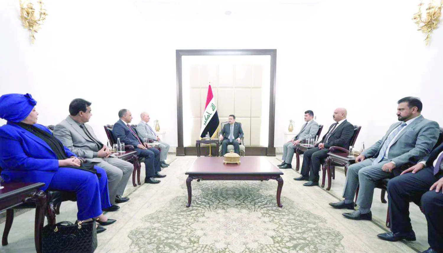 رئيس الوزراء العراقي أثناء اجتماع سابق مع مفوضية الانتخابات (رئاسة الوزراء العراقية)