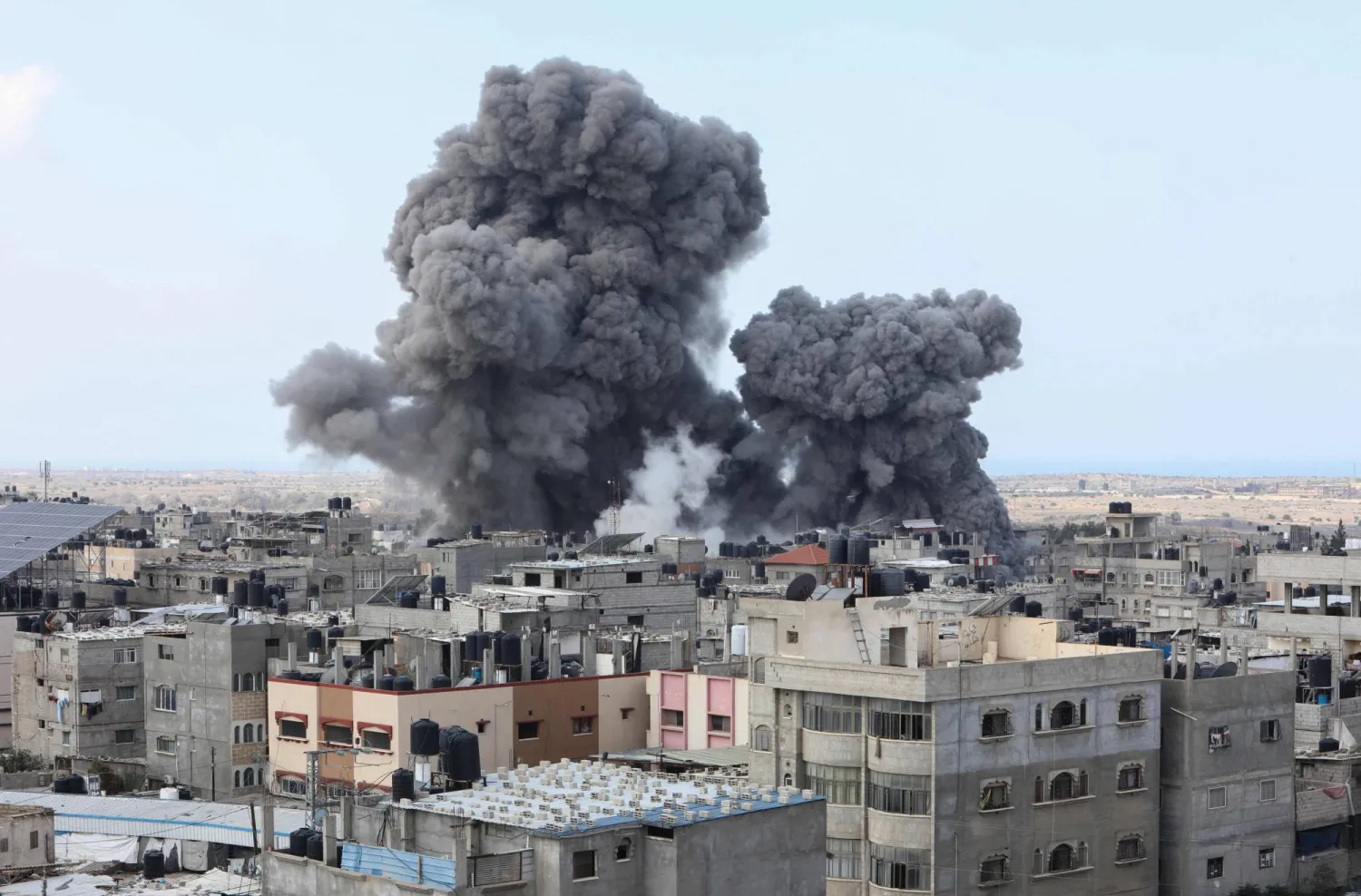 غارة إسرائيلية اليوم على مدينة غزة (أ.ف.ب)