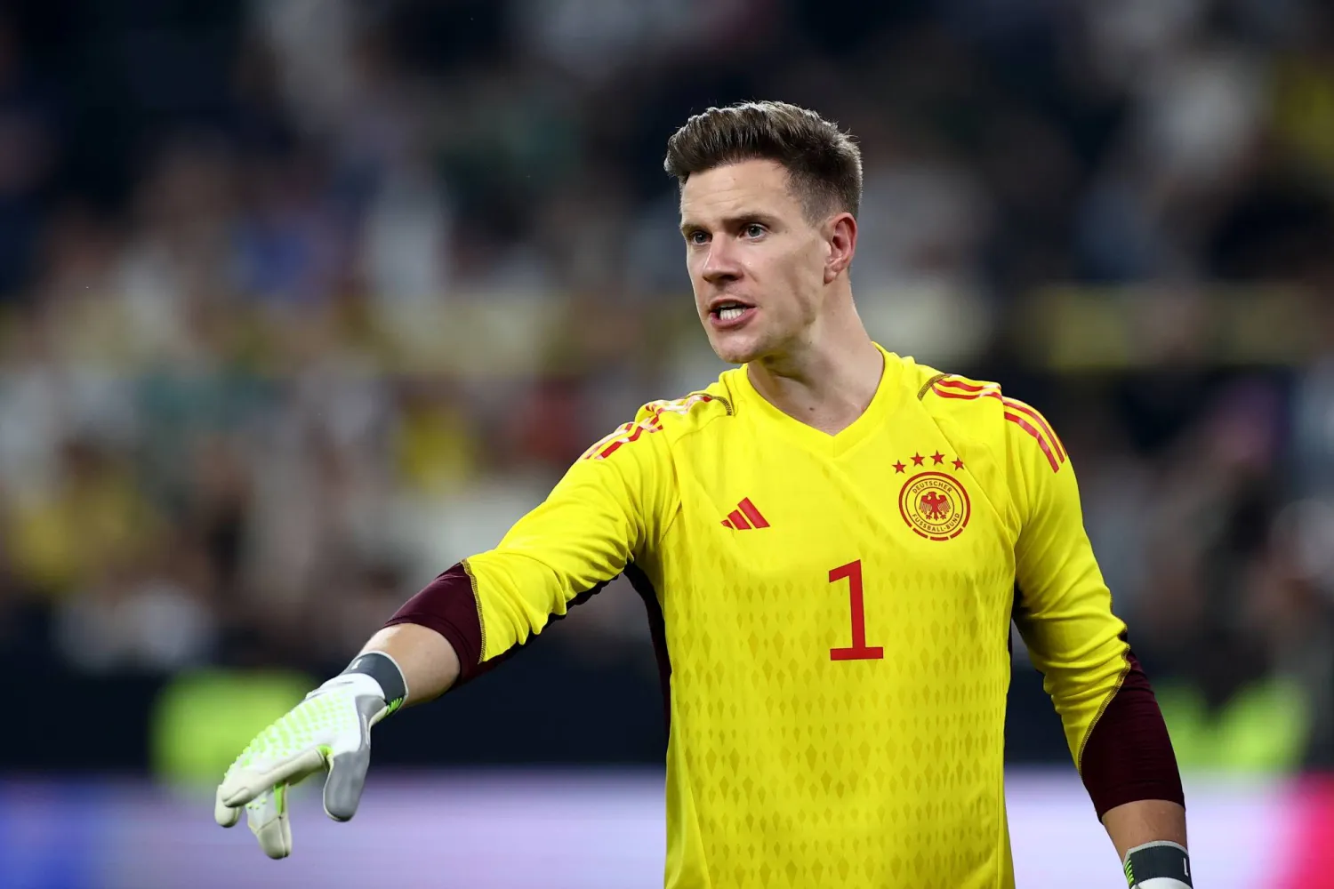 شتيغن يأمل أن يكون الحارس الأساسي لمنتخب بلاده خلال النسخة الأوروبية المقبلة (د.ب.أ)