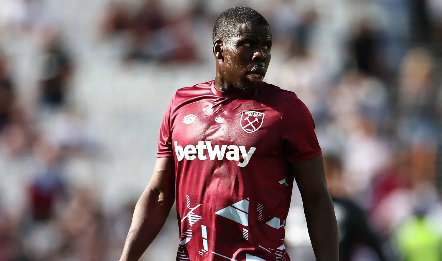 الفرنسي زوما مدافع ويستهام يونايتد الإنجليزي (أ.ف.ب)