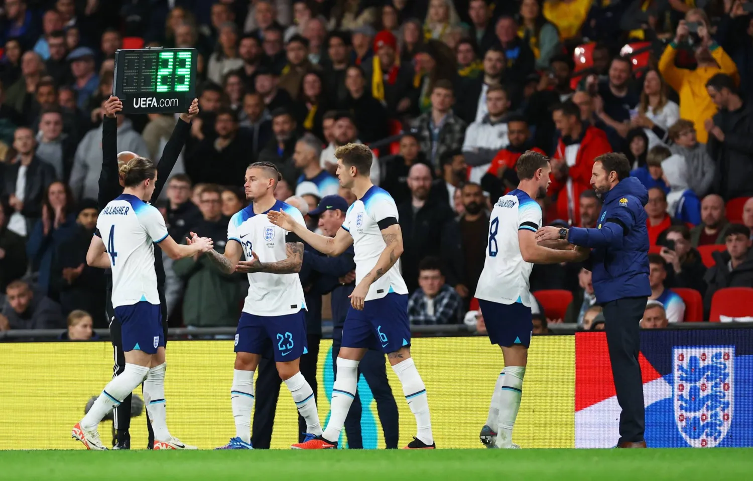 نجم الاتفاق السعودي حين دخوله الملعب (رويترز)