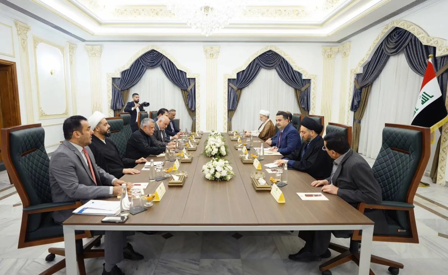 السوداني يحضر اجتماعاً لـ«الإطار التنسيقي الشيعي» في بغداد... السبت (رئاسة الوزراء العراقي)