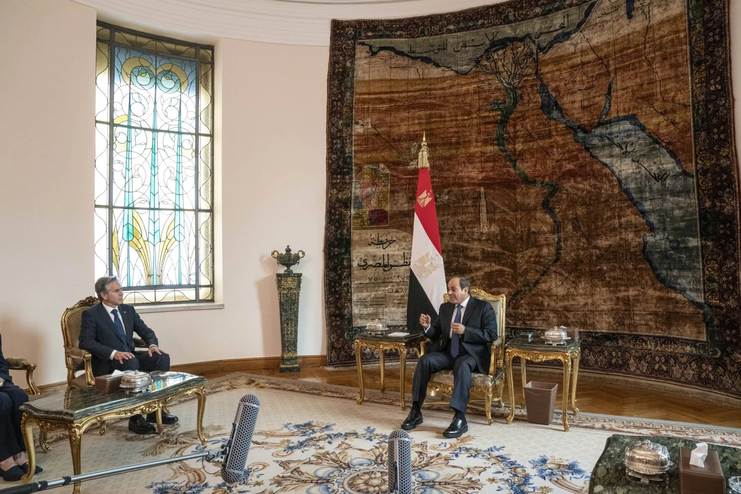 السيسي خلال استقباله بلينكن في القاهرة اليوم (أ.ب)