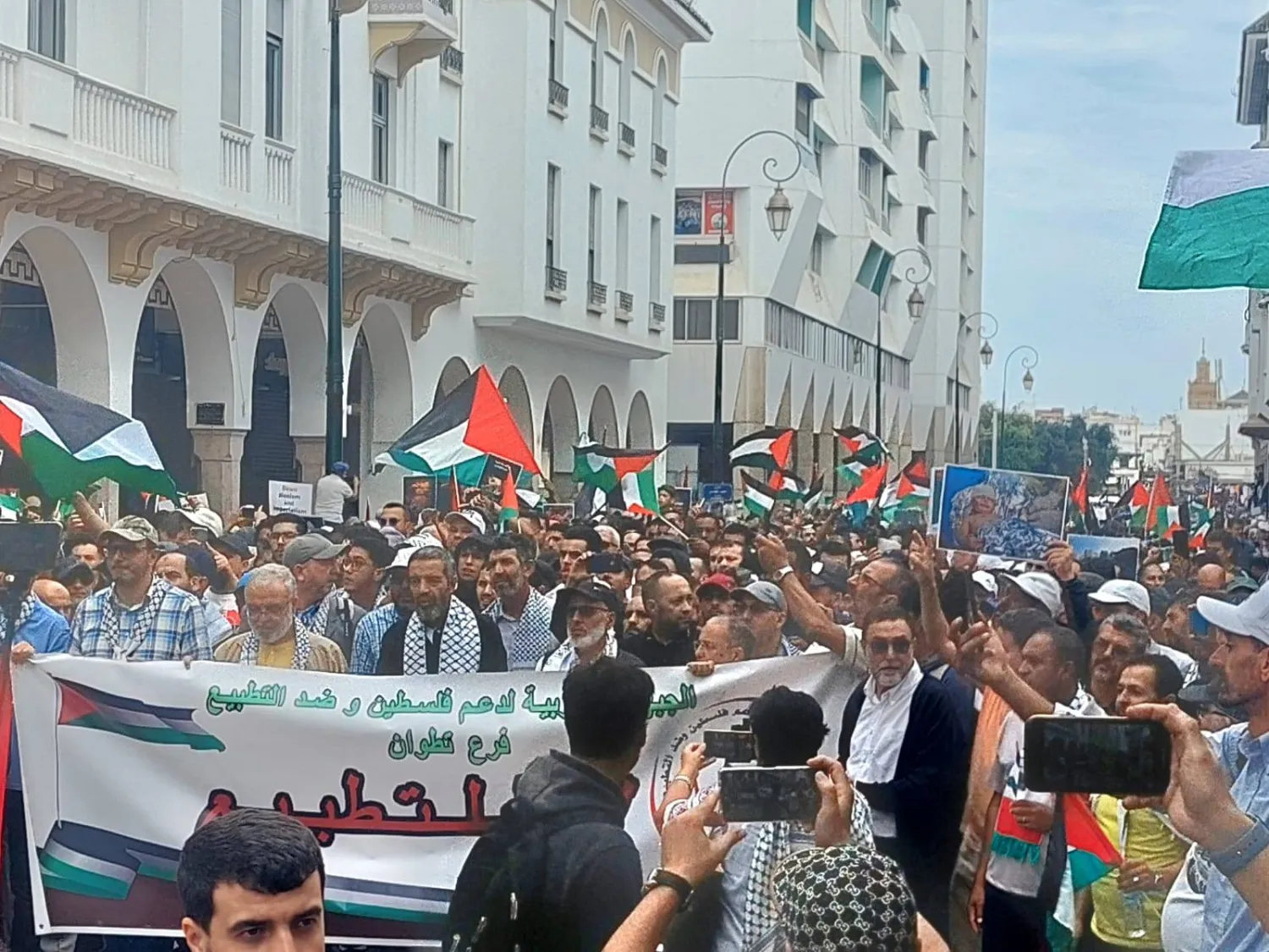 جانب من المظاهرة المغربية تضامناً مع غزة (الشرق الأوسط)