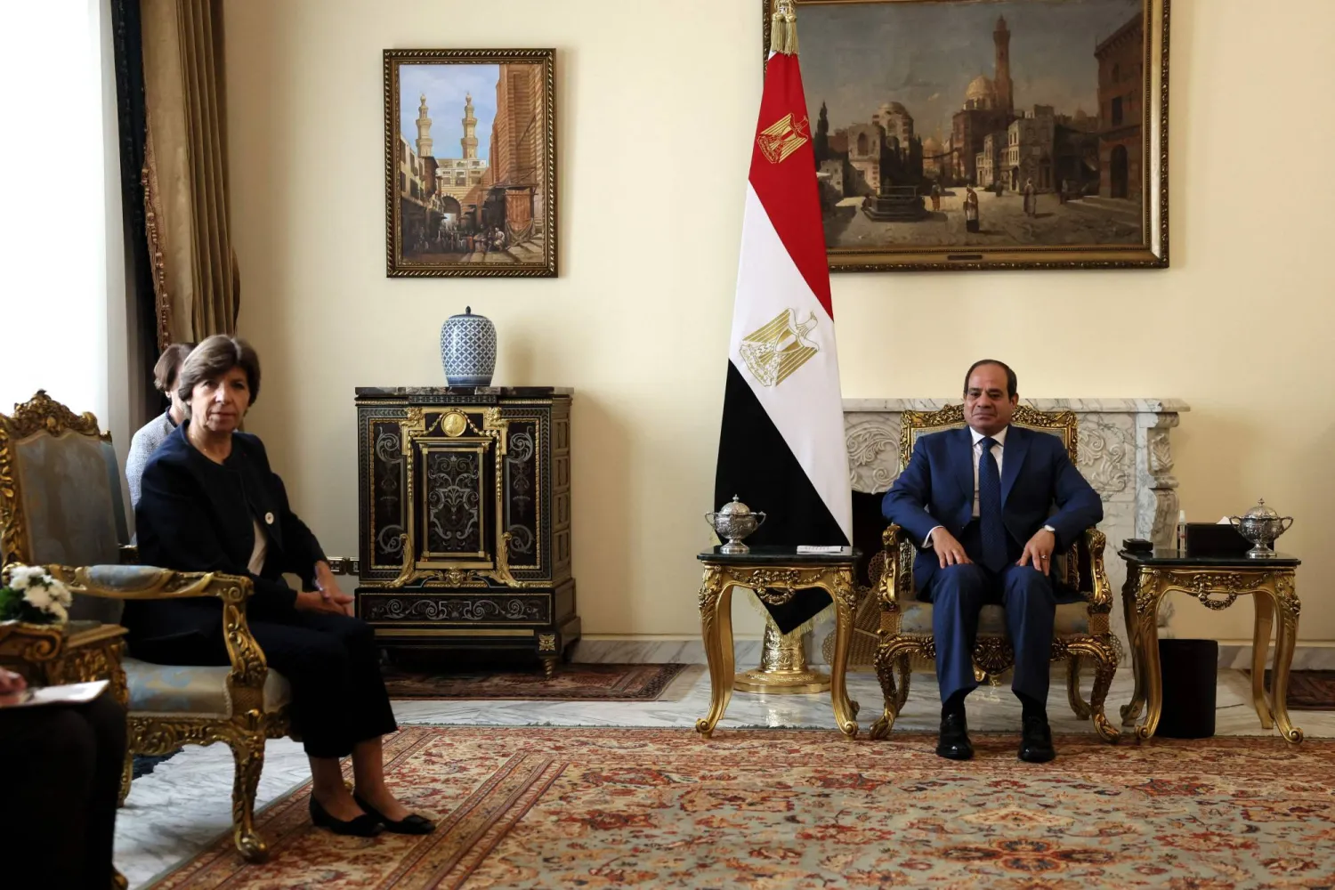 الرئيس عبد الفتاح السيسي ووزيرة الخارجية الفرنسية كاترين كولونا في القاهرة (أ.ف.ب)