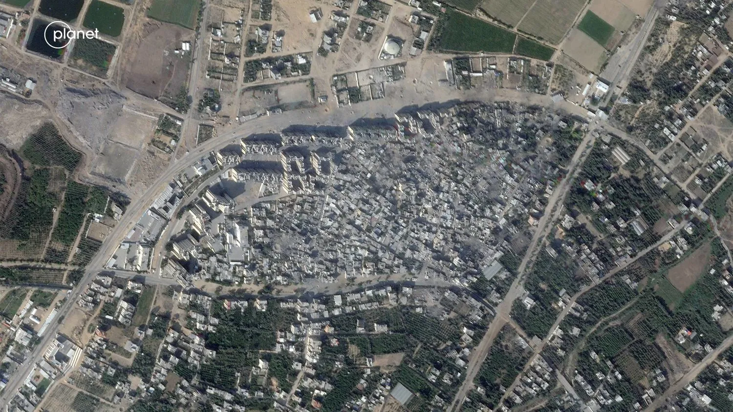 Gazze Şeridi’nin kuzeyindeki Filistin kenti Beyt Hanun’da İsrail saldırılarından ciddi şekilde etkilenen bölgelerin uydu görüntüsü (Reuters)