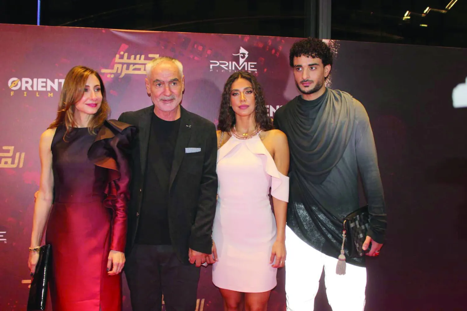 المخرج سمير حبشي يتوسط أبطال الفيلم (إنستغرام)