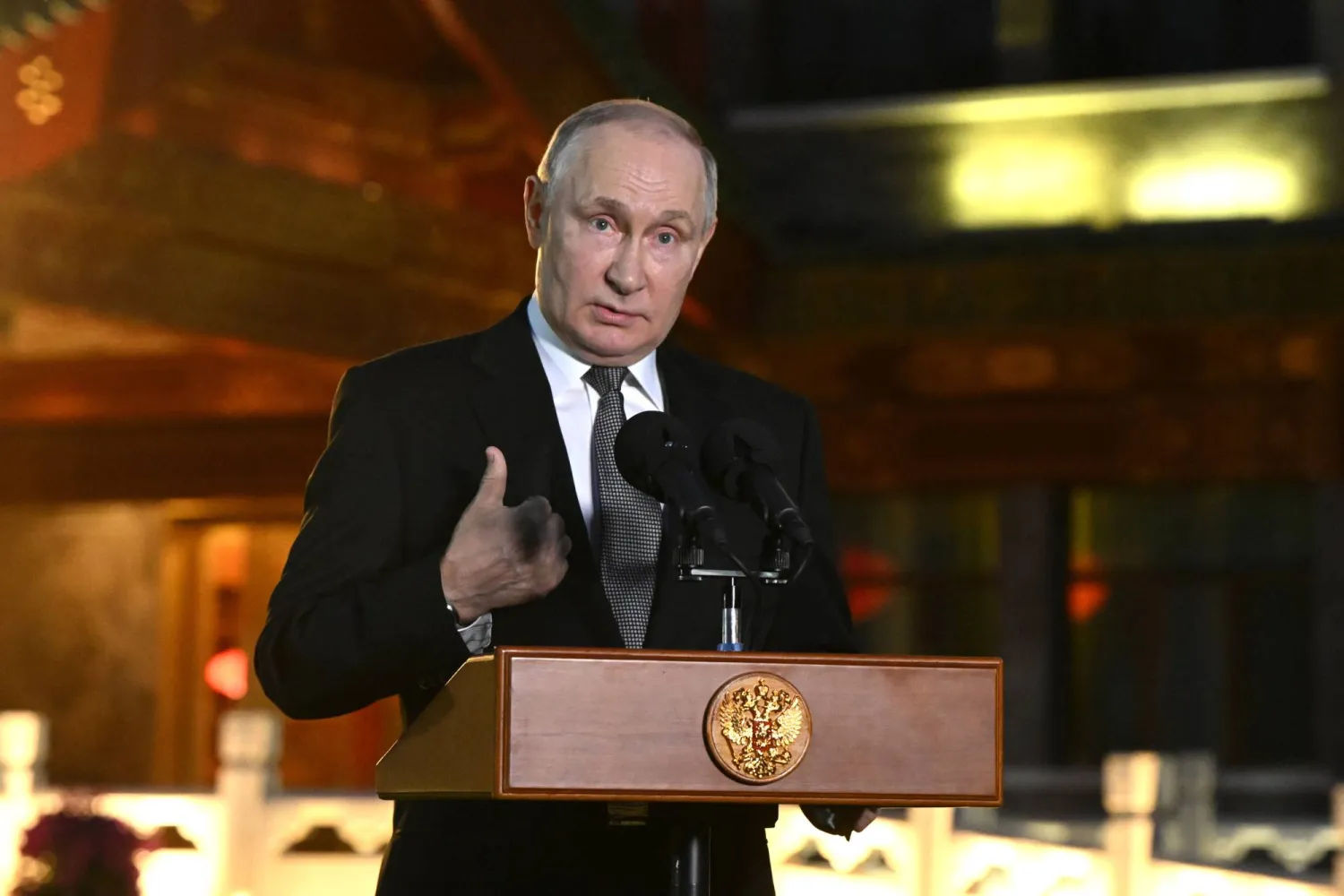 بوتين يرحب بما يعده موقفاً غربياً أقل تزمتاً بشأن أوكرانيا ويتفق مع التصريحات عن ضرورة حل الصراع عبر المحادثات (أ.ب)