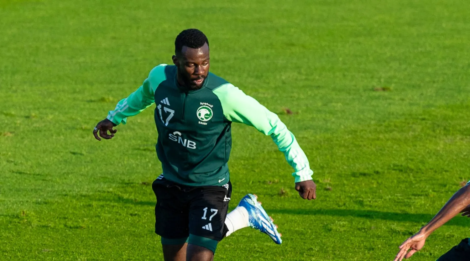 حسان تمبكتي خلال حضوره في معسكر المنتخب السعودي (الشرق الأوسط) 