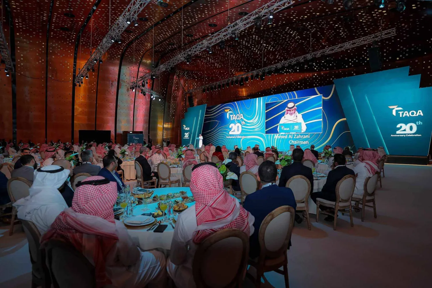 جانب من الحضور خلال احتفال «طاقة» بذكرى تأسيسها العشرين ( الشرق الأوسط)