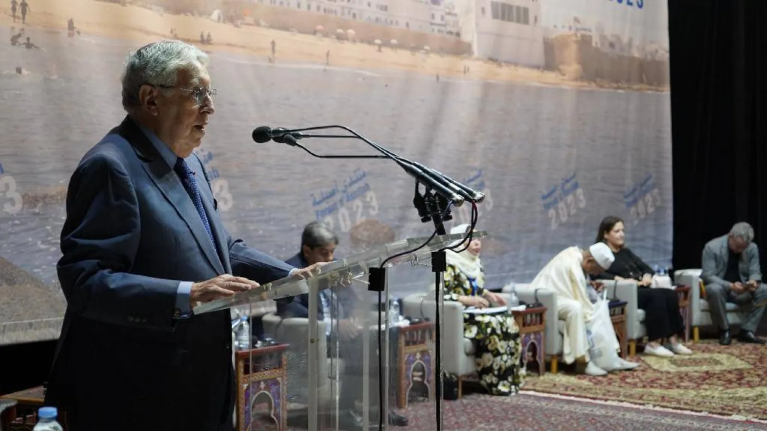 محمد بن عيسى يتحدث في الجلسة الافتتاحية للندوة (تصوير: رضا التدلاوي)