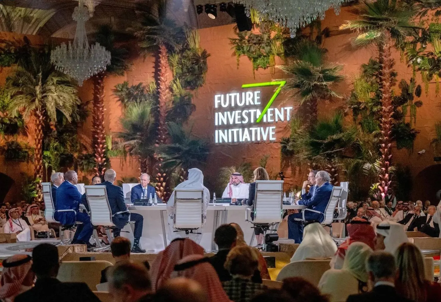 يهدف مؤتمر «مبادرة مستقبل الاستثمار» إلى تحويل الأفكار لحلول واقعية في أربع مجالات حيوية (واس)