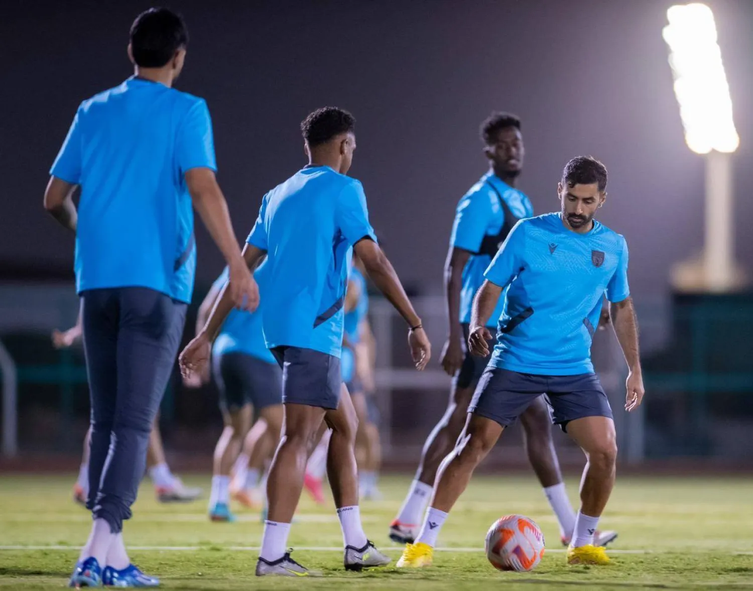 من تدريبات التعاون الأربعاء استعدادا لمنافسات الدوري (نادي التعاون)
