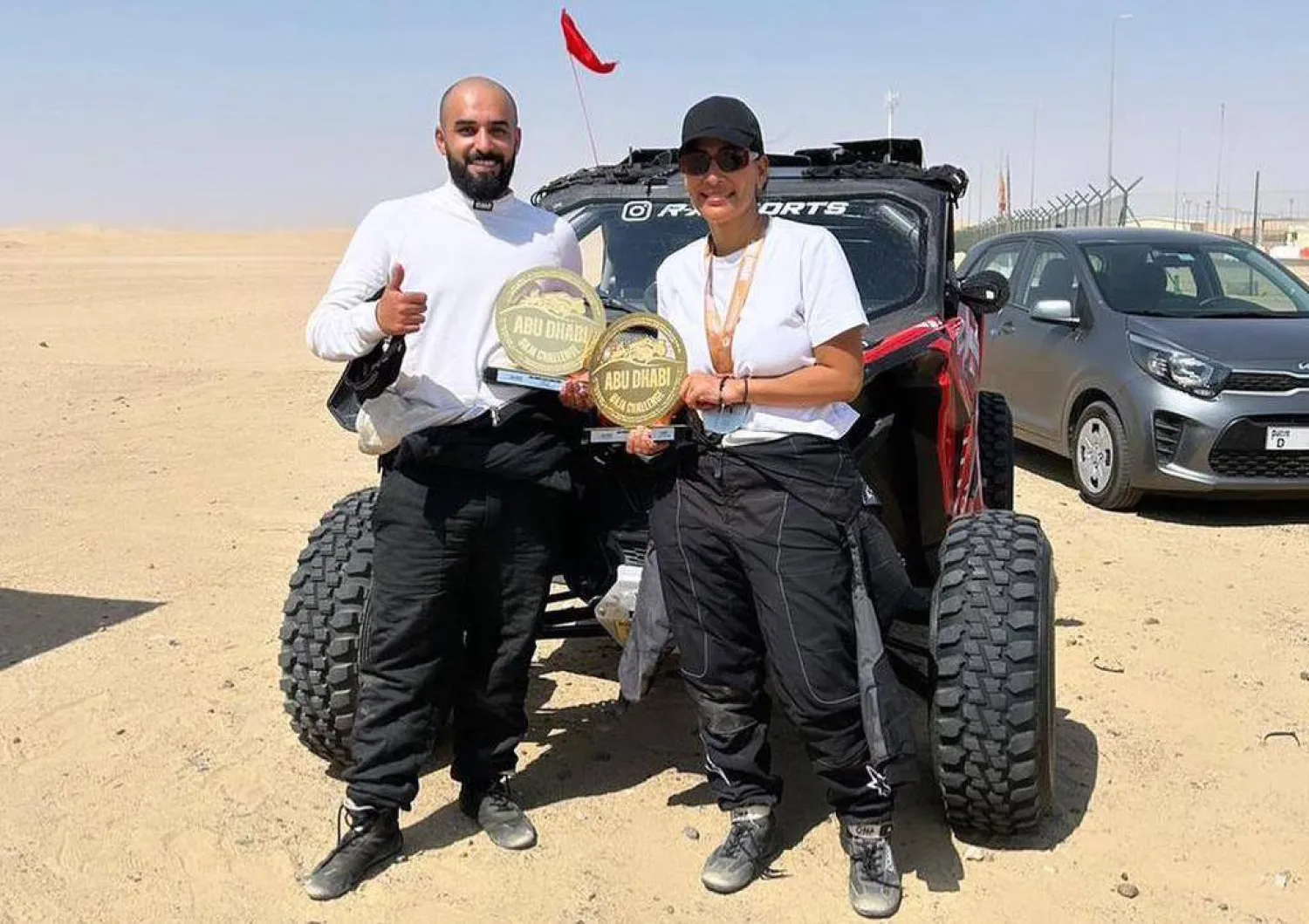 جزار وملاحها البكر يحتفلان بالجائزة (الشرق الأوسط)