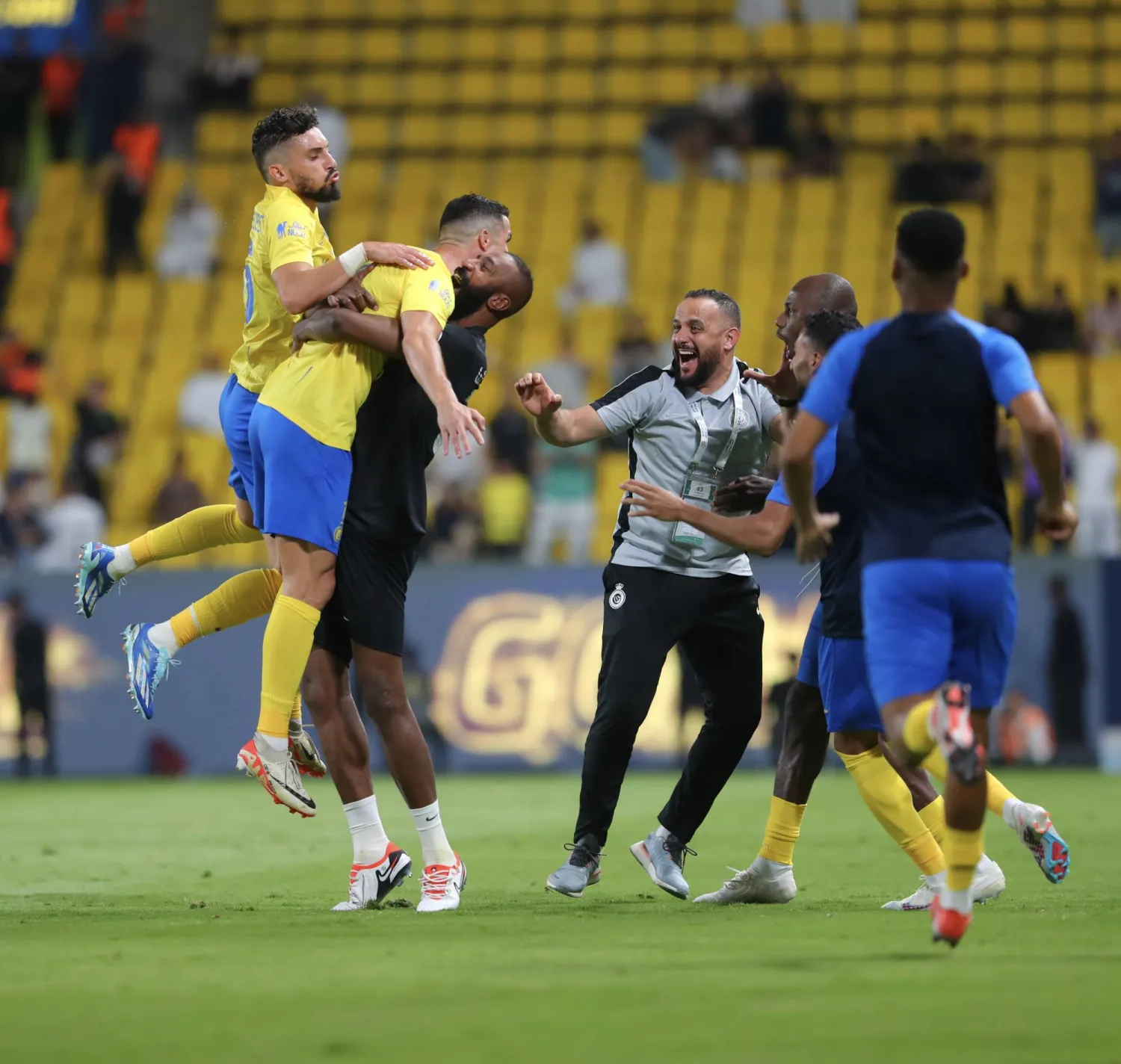 فرحة البرتغالي رونالدو لاعب النصر بعد هدفه في شباك ضمك (تصوير: عبد العزيز النومان)