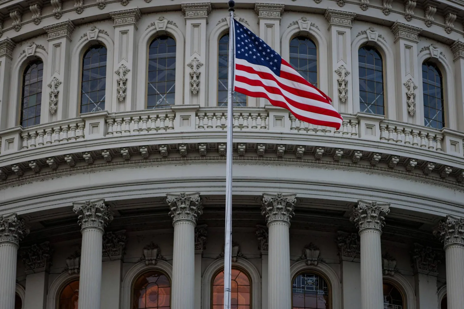 دخل الفراغ التشريعي يومه العشرين (أ.ف.ب)