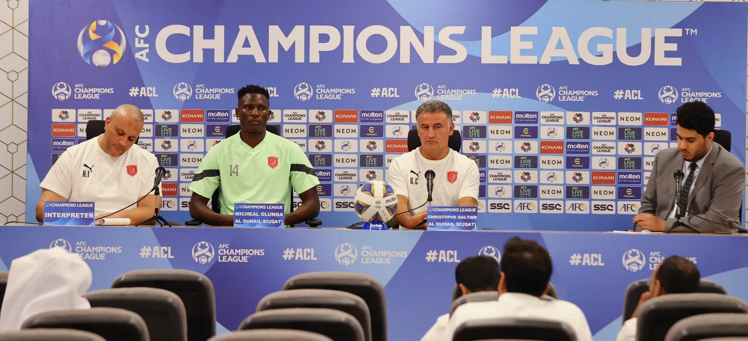 المدرب كريستوف غالتييه خلال المؤتمر الصحافي (نادي الدحيل القطري)