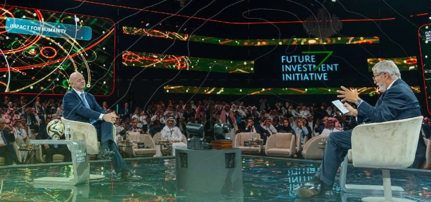 جياني إنفانتينو رئيس الاتحاد الدولي لكرة القدم خلال الجلسة (وزارة الاستثمار)