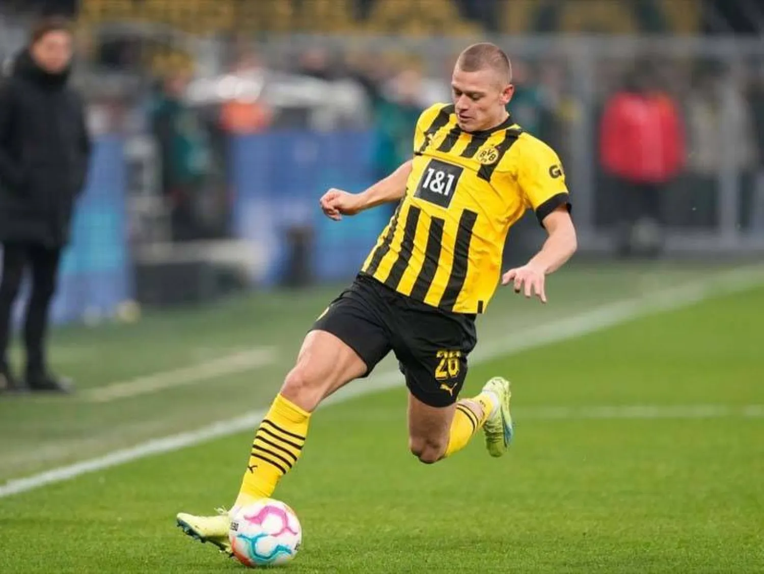 المدافع جوليان رايرسون (د.ب.أ)