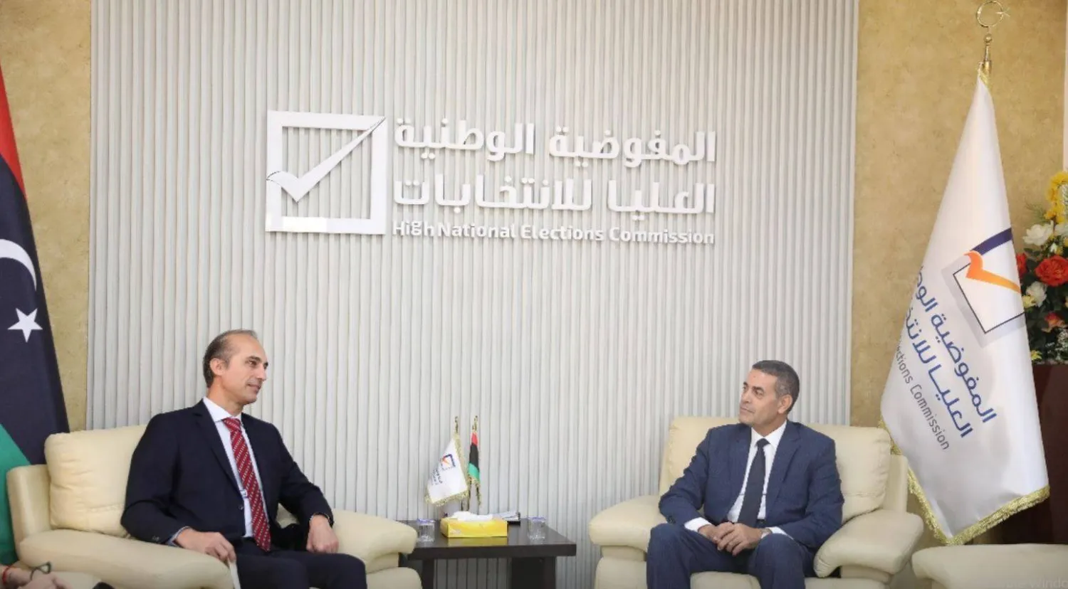 اجتماع السايح رئيس مفوضية الانتخابات الليبية مع سفير إيطاليا لدى البلاد (مفوضية الانتخابات)