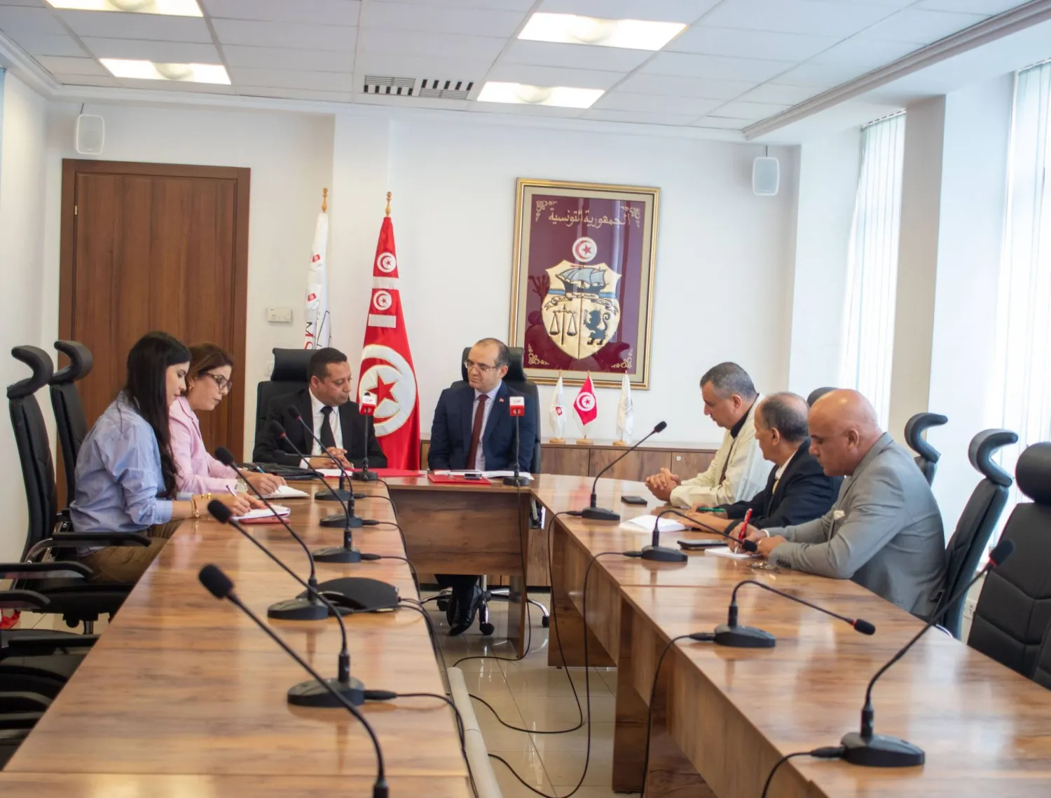 رئيس هيئة الانتخابات خلال اجتماع سابق للجنة التحضيرية (موقع الهيئة)