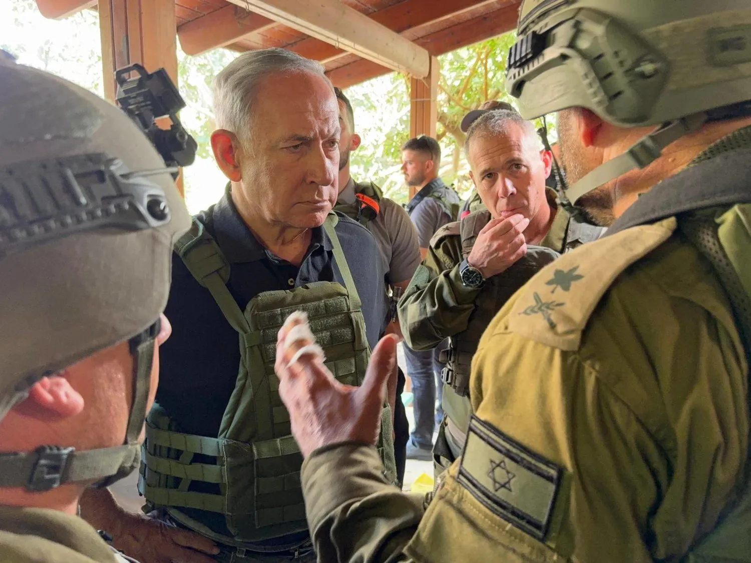 İsrail Başbakanı Binyamin Netanyahu, Gazze Şeridi sınırında bulunan İsrail askerlerini ziyaret etti. (Netanyahu’nun X platformundaki hesabı)