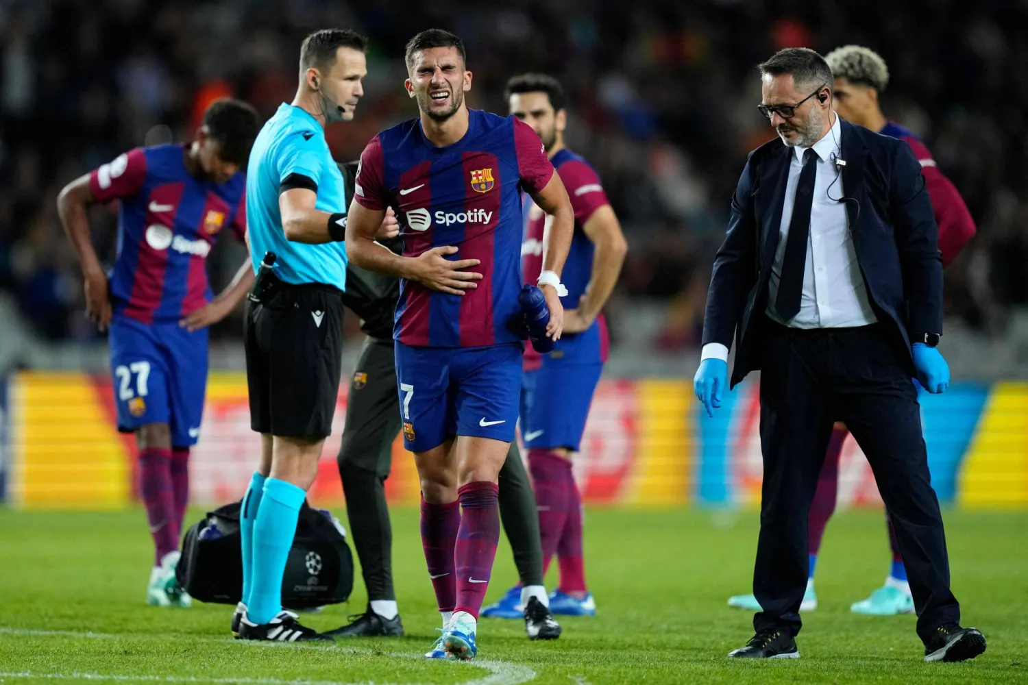 برشلونة يعاني من إصابة 8 لاعبين أساسيين (أ.ف.ب)