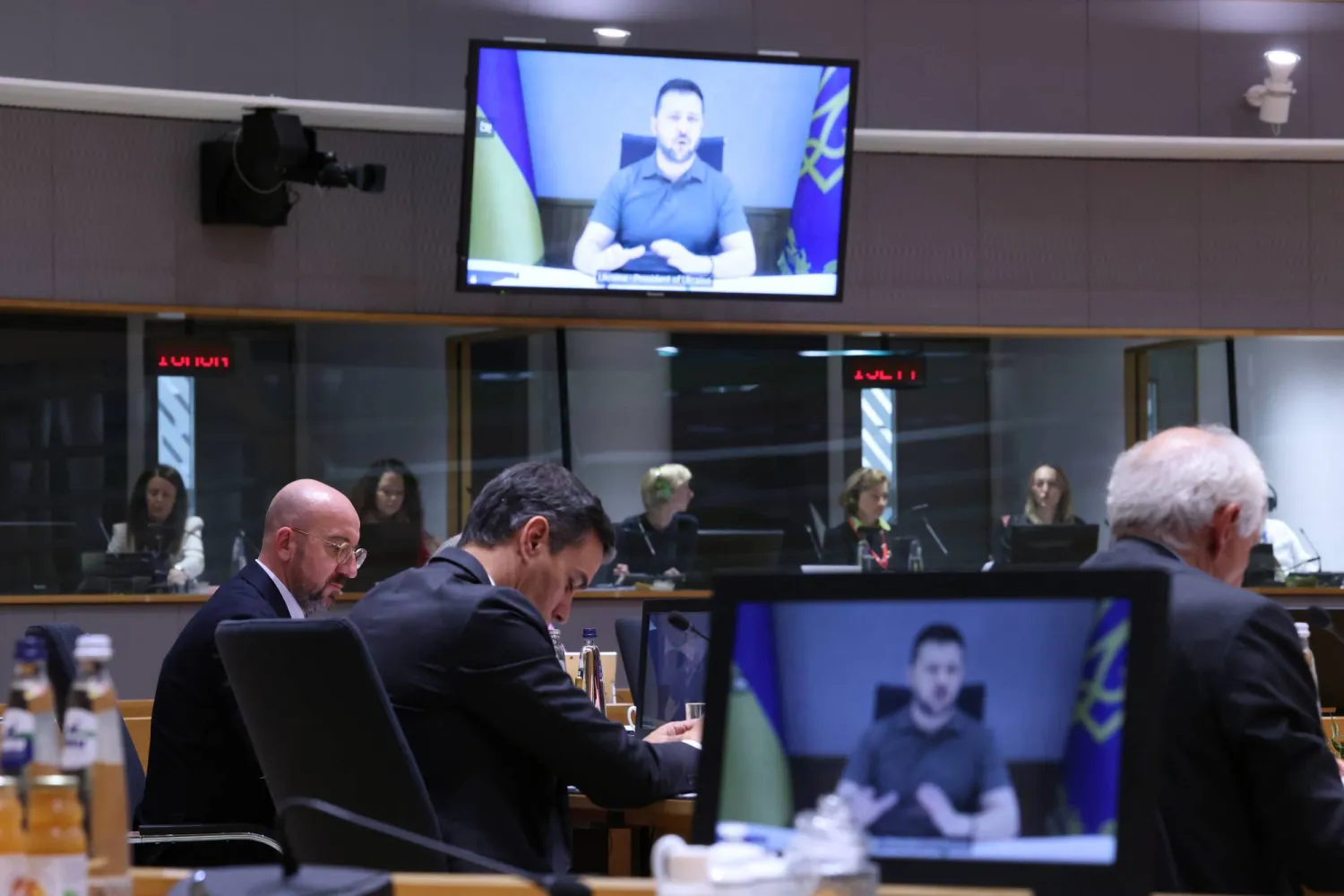 Ukrainian President Volodymyr Zelensky delivers a speech via video conference during the EU leaders summit. Photo: -/European Council/dpa 