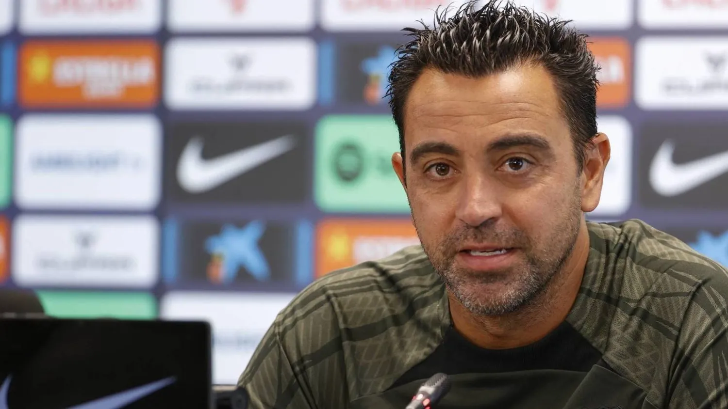 تشافي هرنانديز مدرب برشلونة (إ.ب.أ)