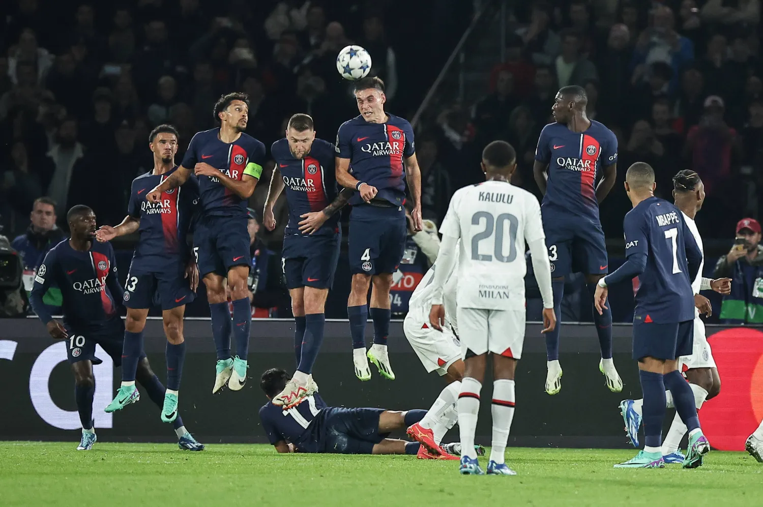 سان جيرمان حامل اللقب فاز بشق الأنفس على مضيفه بريست (إ.ب.أ)